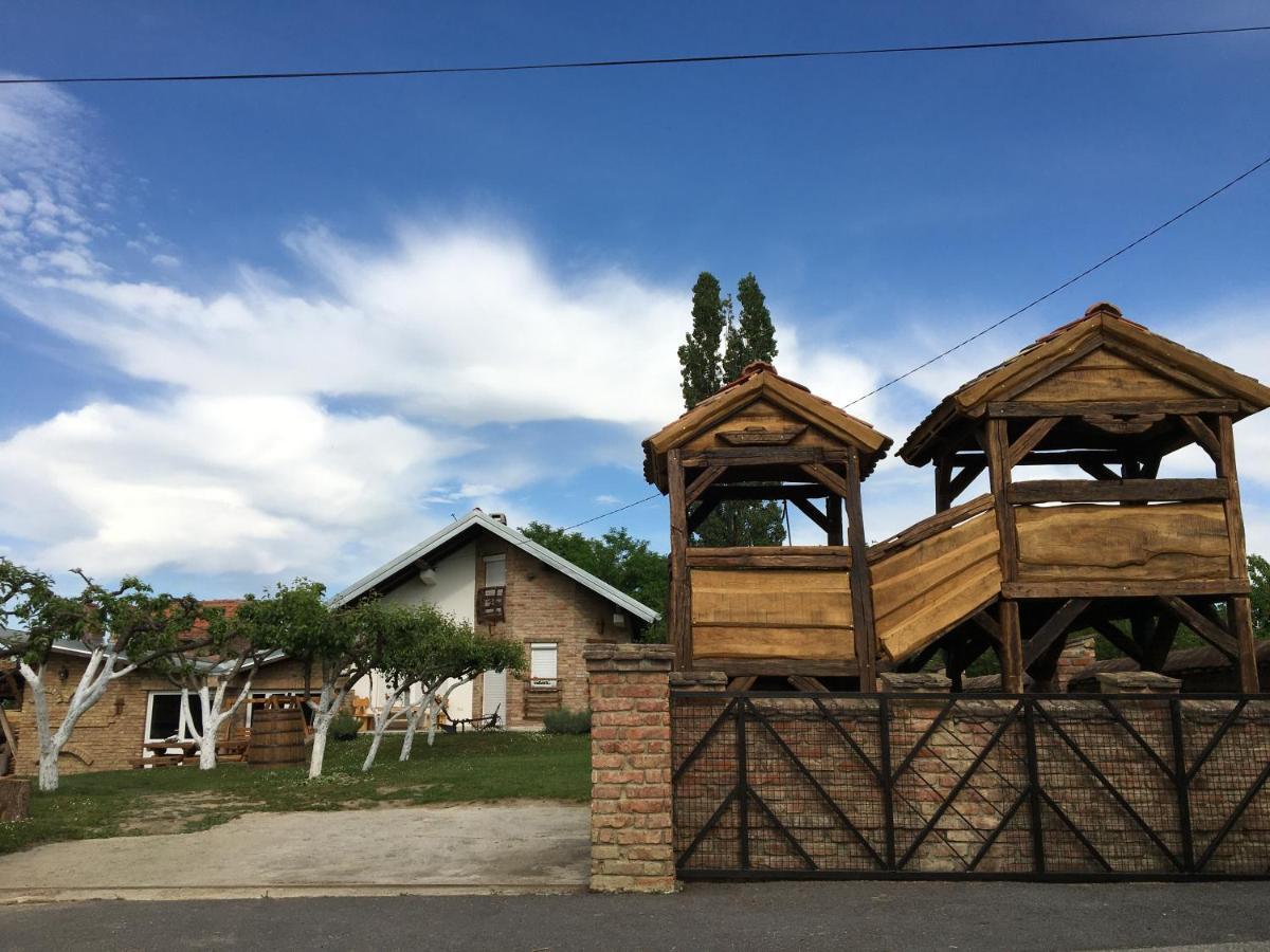 Villa Matanovi Dvori Slavonski Brod Exterior foto