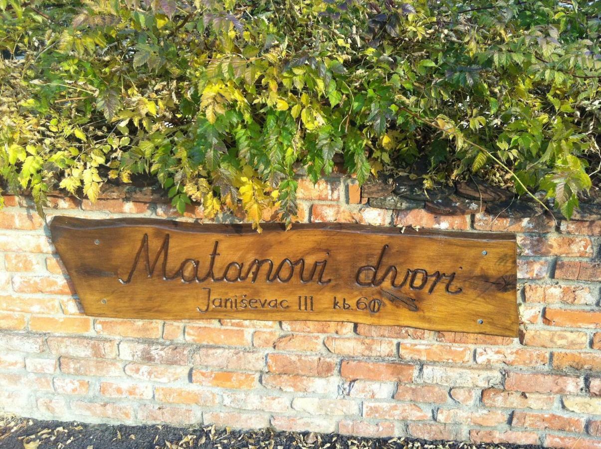 Villa Matanovi Dvori Slavonski Brod Exterior foto