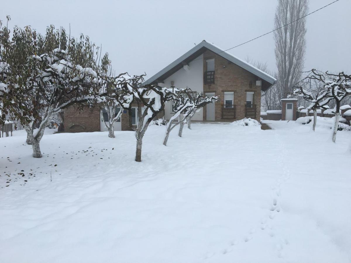 Villa Matanovi Dvori Slavonski Brod Exterior foto